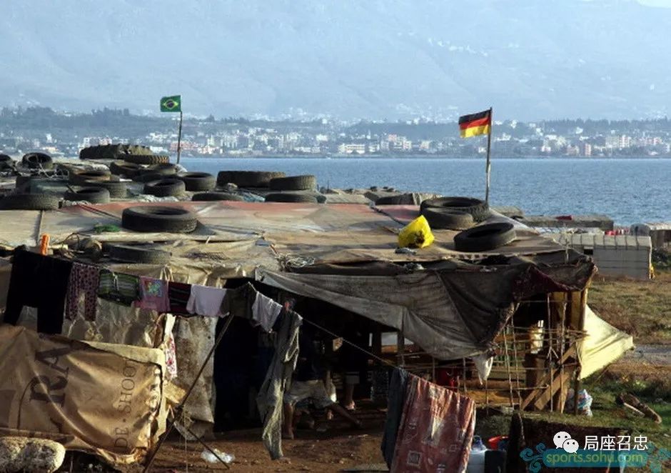 鍙欏埄浜氶毦姘戜笘鐣屾澂,鍙欏埄浜氶毦姘戠湅寰椾簡瓒崇悆璧涘悧