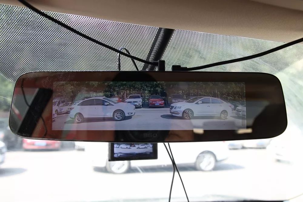 看上去只是一个后视镜？能语音交互的360智能云镜已可替代智联车机
