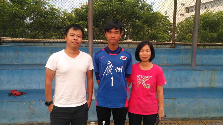 幸运足球少年：他们讽刺中国队，我不甘心！