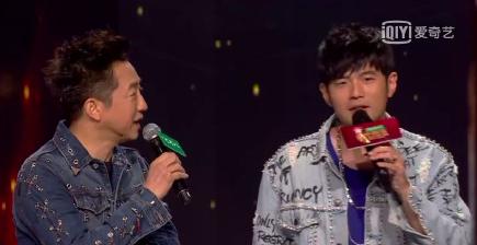 谢霆锋送奶茶给周杰伦劝其放弃冠军？杰伦：不喝不喝