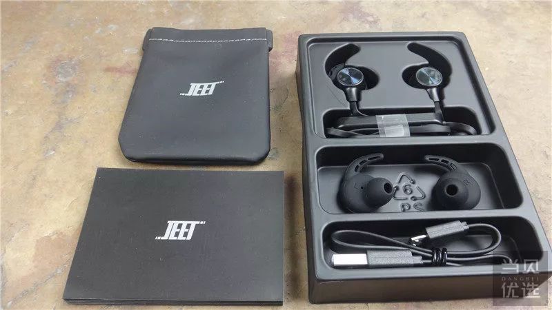 jeetw1蓝牙耳机咋连苹果手机,jeetw1蓝牙耳机连接方法