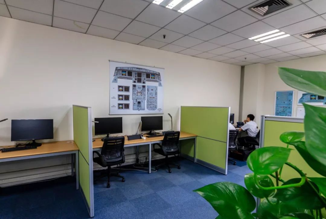 什么？你的当班飞行员，居然沉迷电玩？！