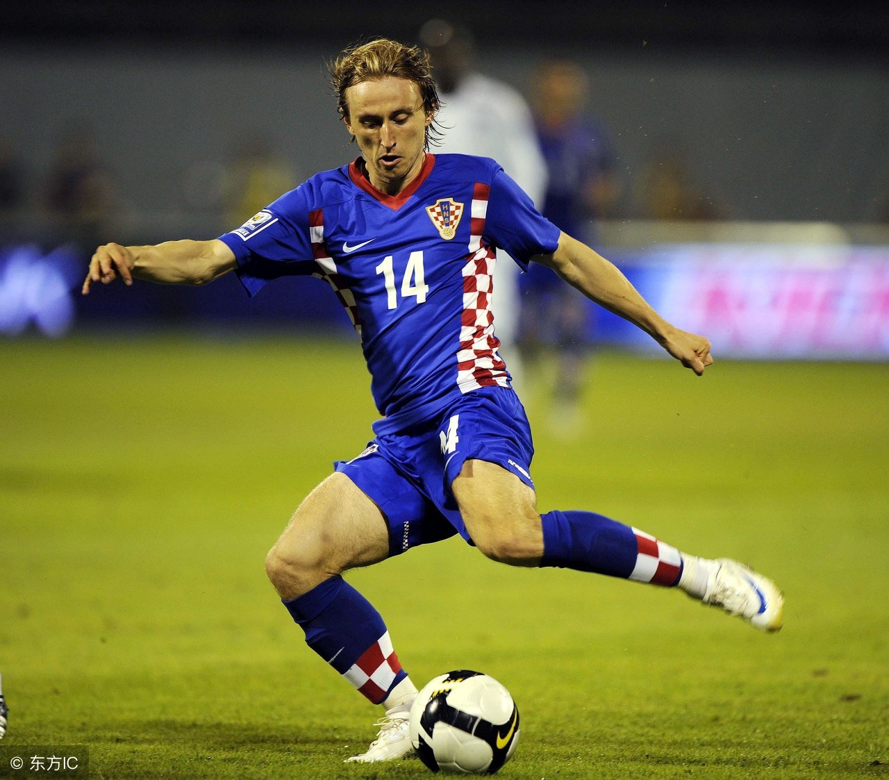 球星绰号之c罗总裁,内马尔c罗梅西三人外号怎么来的