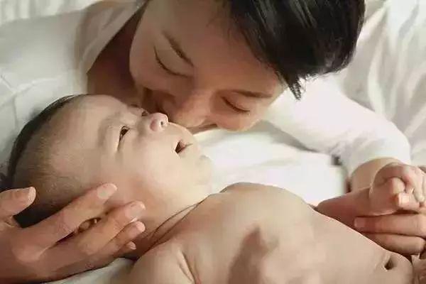 新生儿肚子鼓鼓的胀气怎么回事,新生儿肚子胀气最快解决的办法