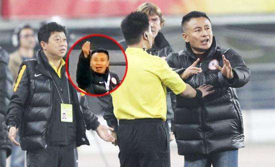 执法秘鲁和法国小组赛这位西亚裁判，是中国足球之耻