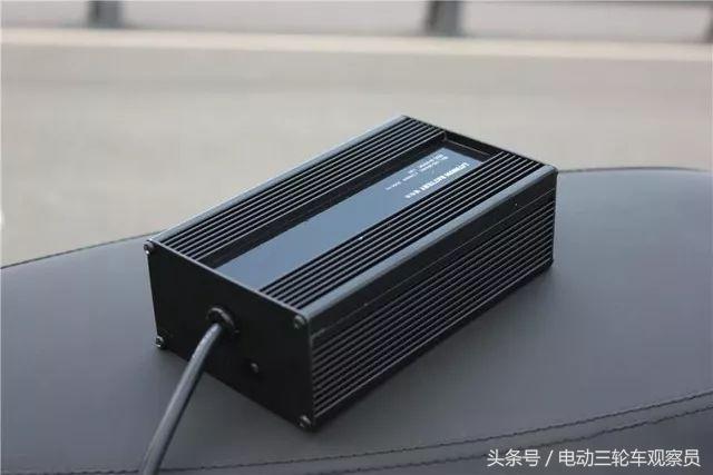 劣质充电器和品牌充电器,不合格的充电器