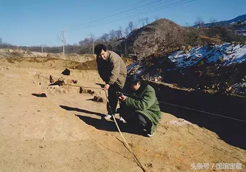 钧窑蓝釉窑特征,钧窑釉色有什么特点