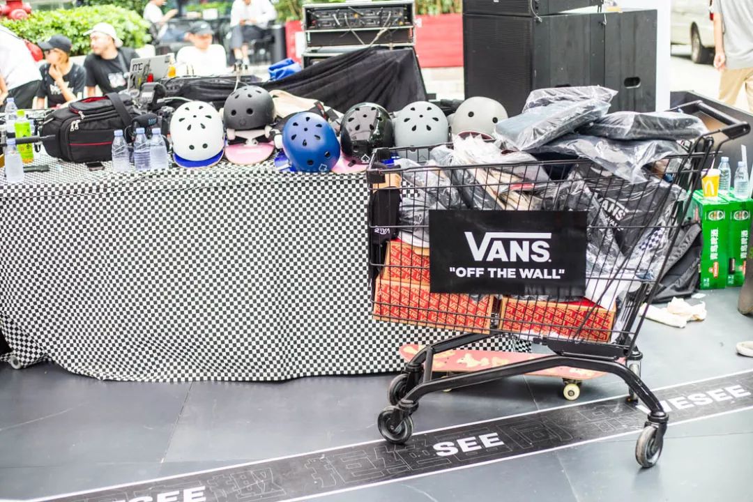 vans滑手视频,vans滑板活动