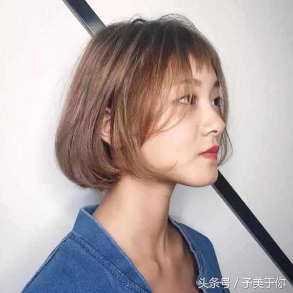 适合偏瘦脸的短烫发,最近中短流行烫发造型