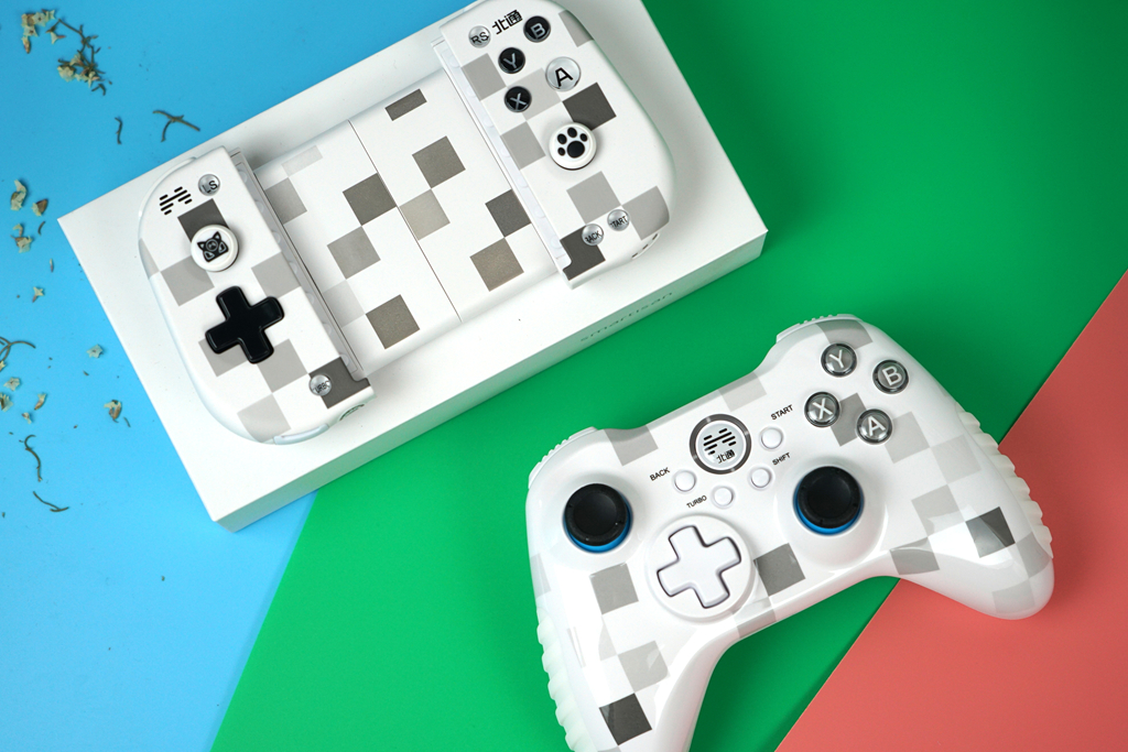 刺激战场不封号,北通首推世界杯版游戏手柄,燃爆了?