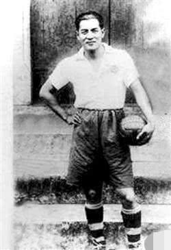 中国球王李惠堂世界杯成绩,中国球王李惠堂踢球的视频