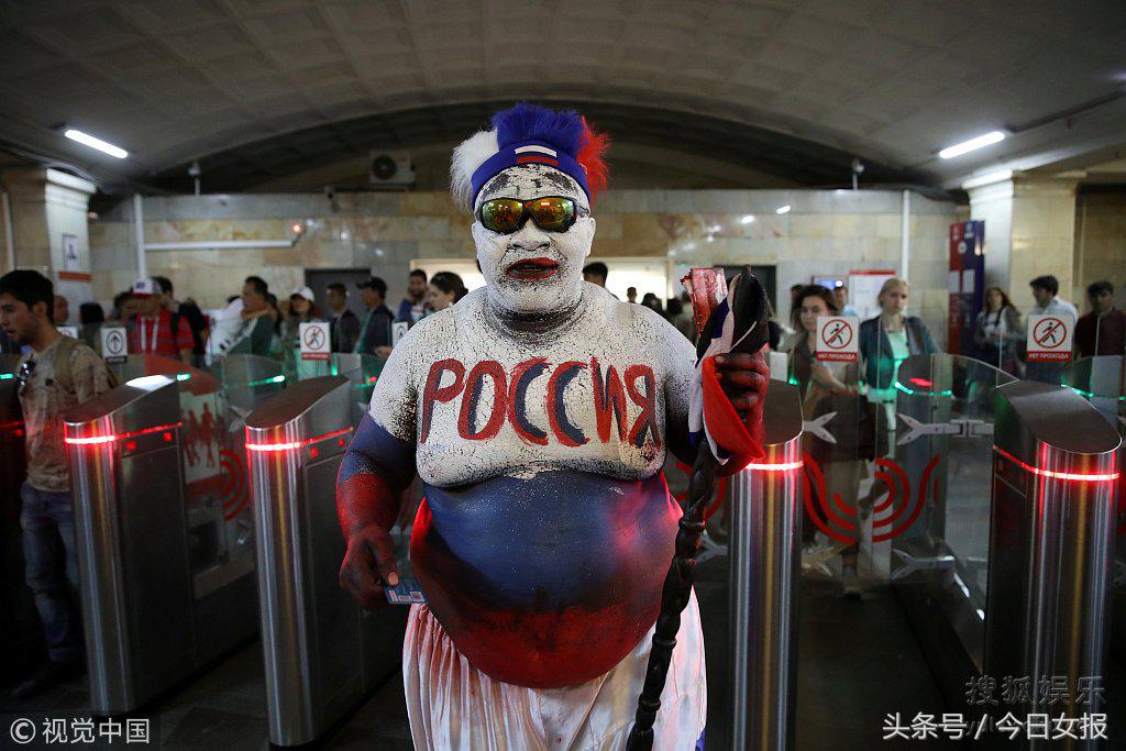 头顶“球场”化“猫”妆，“变相怪杰”满场飞，世界杯球迷谁最强