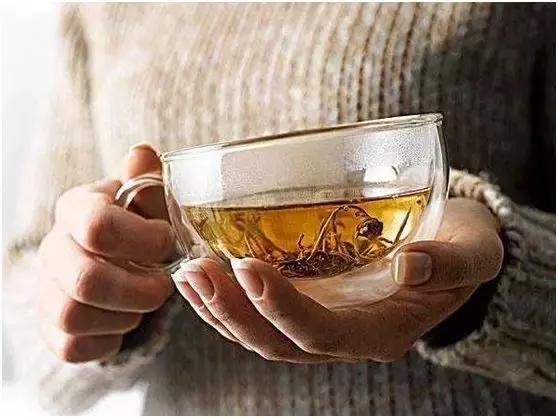 为什么不能用矿泉水吃药,吃药可以用矿泉水喝吗