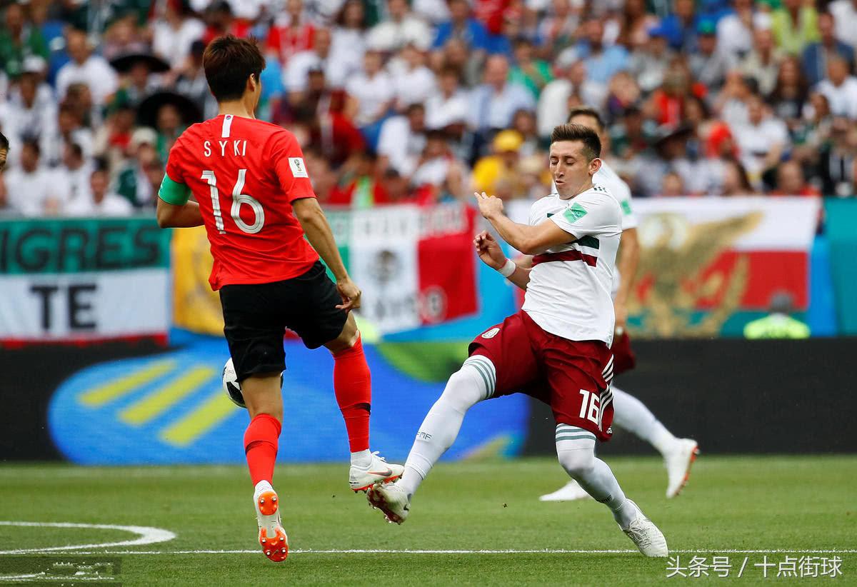 韩国球迷自嘲不忘带上中国男足:踢成这样,还以为是中国队在比赛