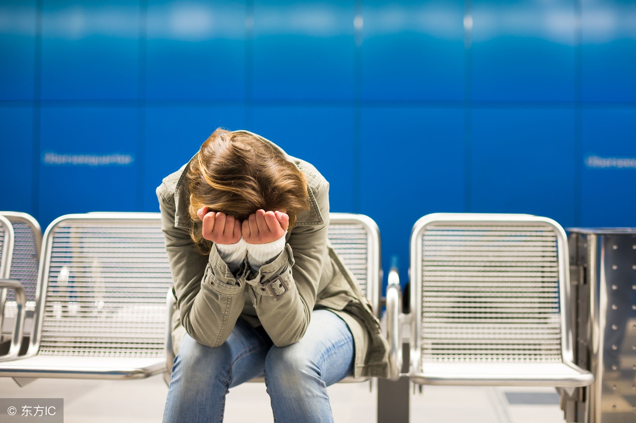 夫妻关系中的巨婴心态,女儿如何面对巨婴母亲