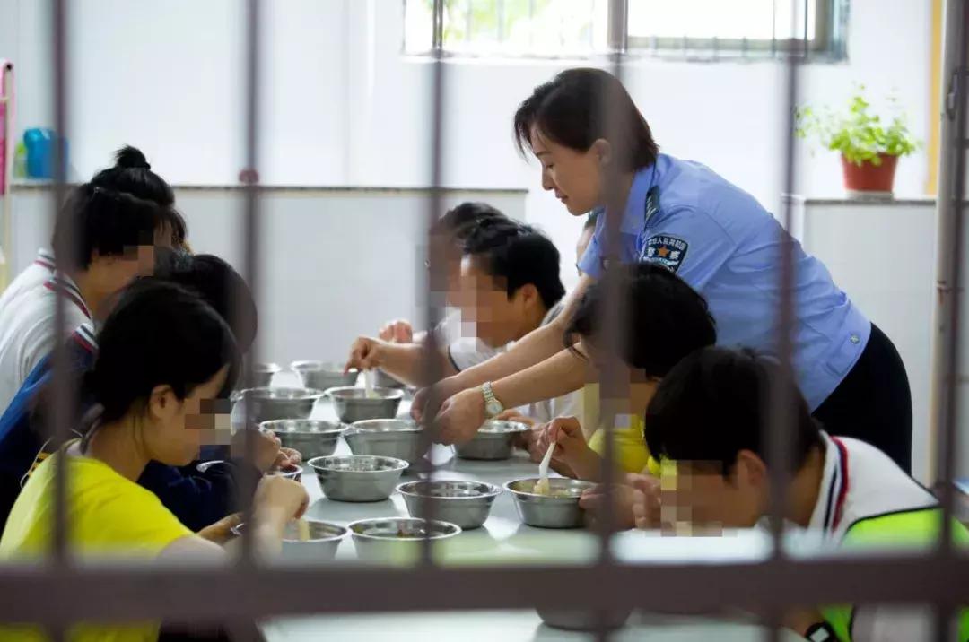 杭州四季青档口女老板,杭州四季青的美女老板