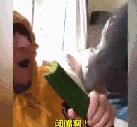 用辣椒酱泡澡24小时,国外小哥用13桶辣椒酱泡澡