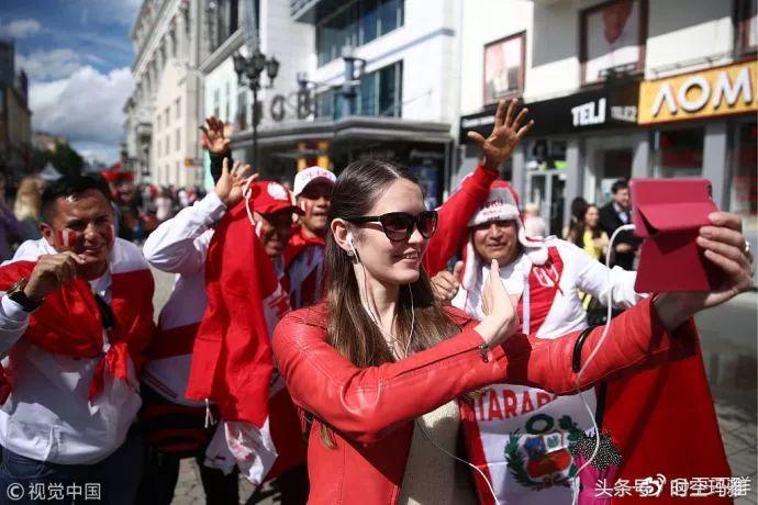 世界杯现场那些颜值巅峰女球迷,世界杯赛场那些高颜值女球迷瞬间