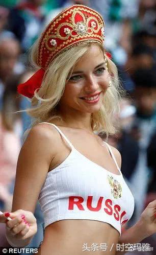 世界杯赛场那些高颜值女球迷瞬间,世界杯看台美女卡塔尔