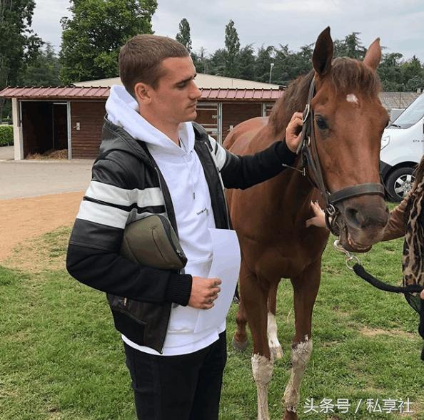 足球界那些帅到爆的发型,足球球星发型中长发