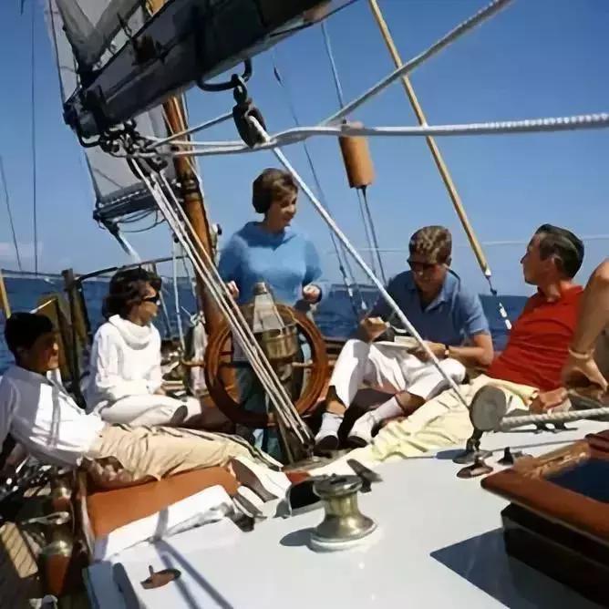 新款乐福鞋时尚洋气,舒适度比较差的鞋