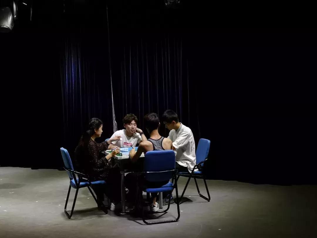 上个周末的群艺馆可以说是情义与情怀双结合，原因何在？快看正文！