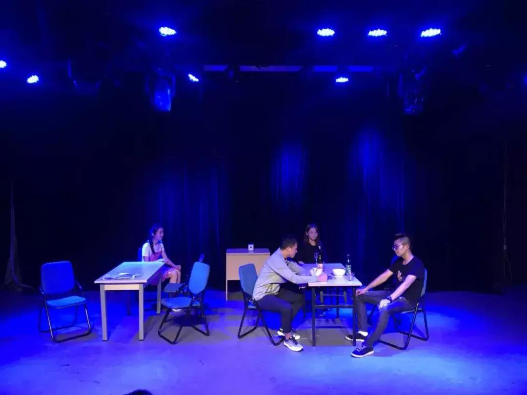 上个周末的群艺馆可以说是情义与情怀双结合，原因何在？快看正文！