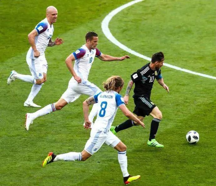 为什么世界杯需要那么多球场,为什么世界杯要选在晚上