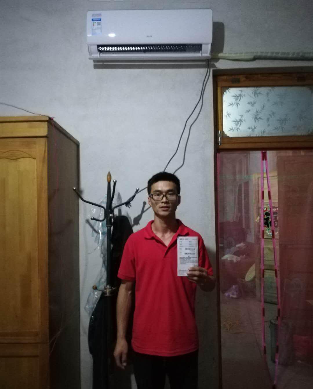 一个人，一辆车，“村小二”用互联网电商，改变了一个村庄！