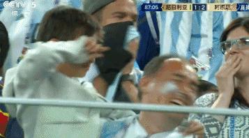 梅西进球后感谢瓜帅,梅西阿根廷淘汰赛进球