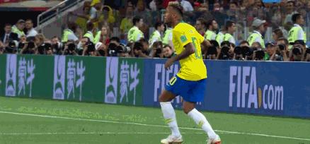 内马尔插花脚过人实况足球,内马尔插花脚停球照片