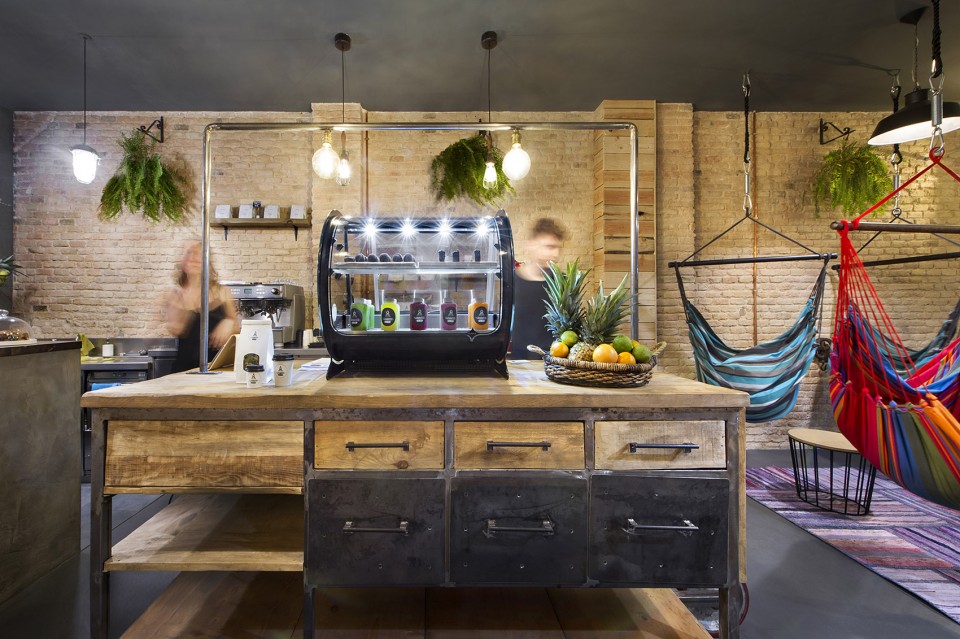 果汁吊床站，一家有意思的果汁店——来自巴塞罗那