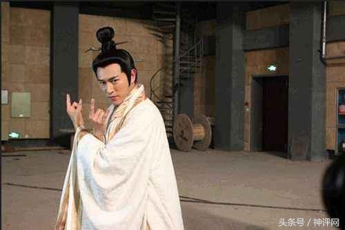 李连杰饰演姜子牙变年轻了,封神榜电影姜子牙李连杰