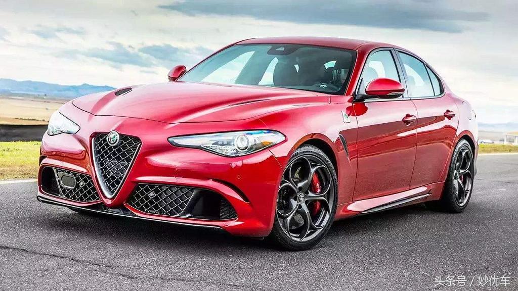 被誉为超跑的足球明星,足球场上的明星