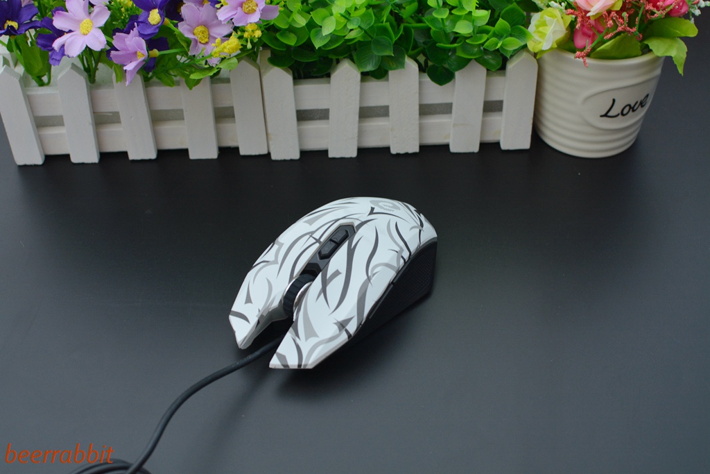 达尔优em915二代鼠标用的什么按键,达尔优牧马人游戏鼠标的详细参数