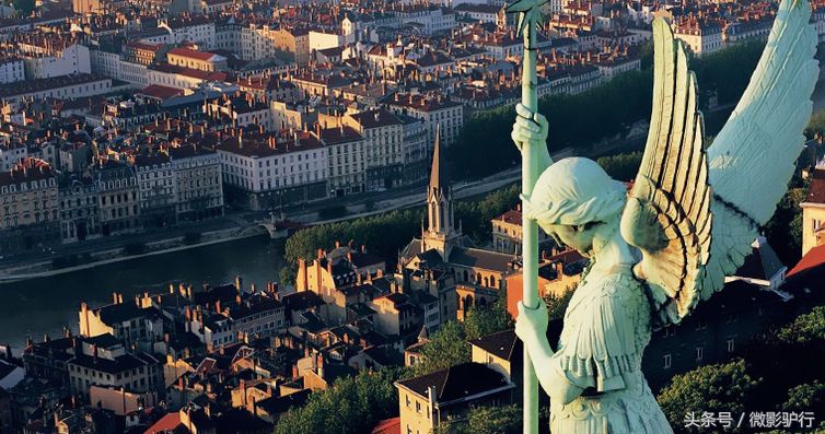 跟足球一起旅行,跟着花式足球去旅行