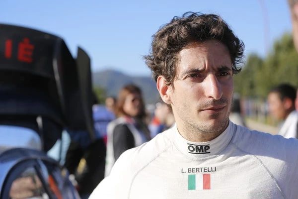 prada鍐嶇敓绯诲垪,prada鎹㈡帉闂ㄤ汉