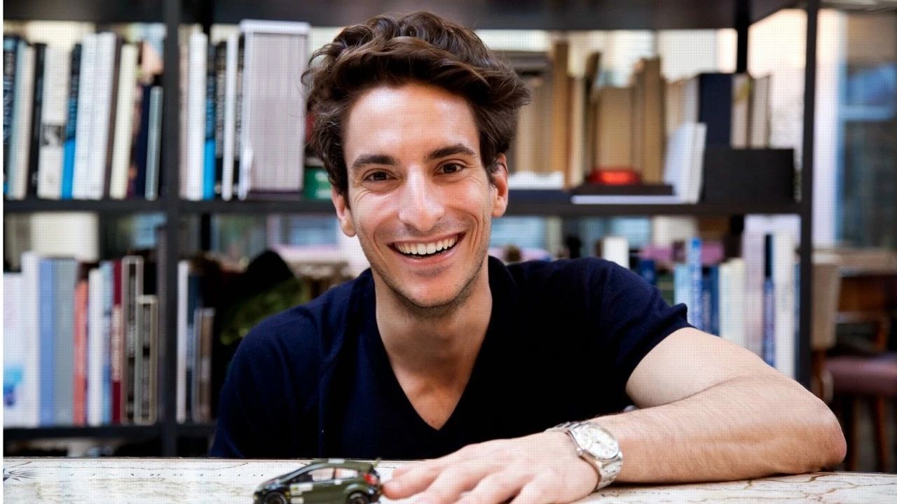 prada鍐嶇敓绯诲垪,prada鎹㈡帉闂ㄤ汉