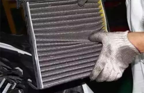 汽车空调有死老鼠去维修要多少钱,汽车空调滤芯进老鼠有什么好办法