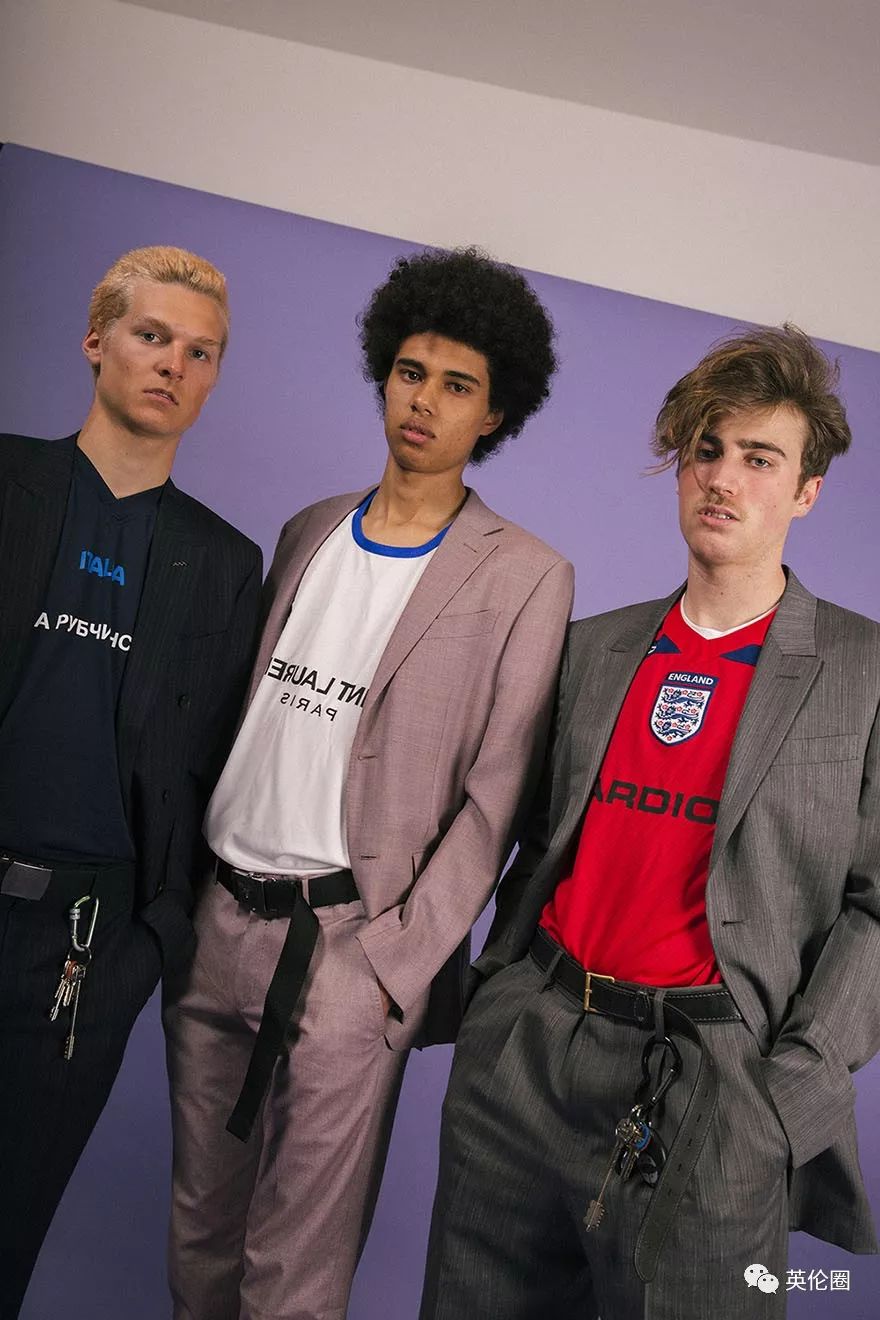 为了蹭世界杯热点，时尚杂志携手潮牌把魔爪伸向了球衣……