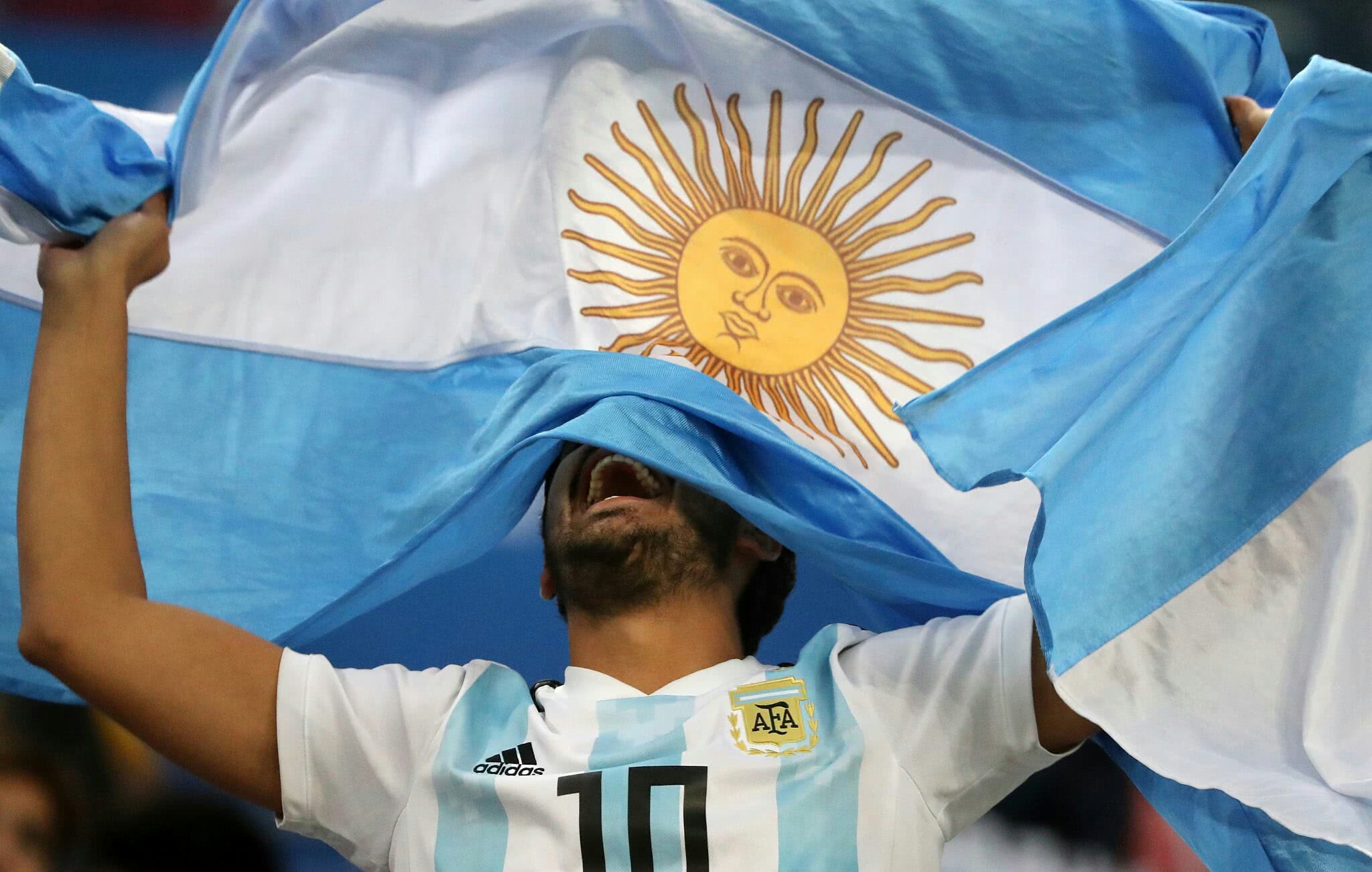 梅西带着南美意志继续走下去,梅西精神鼓励我们一路前行