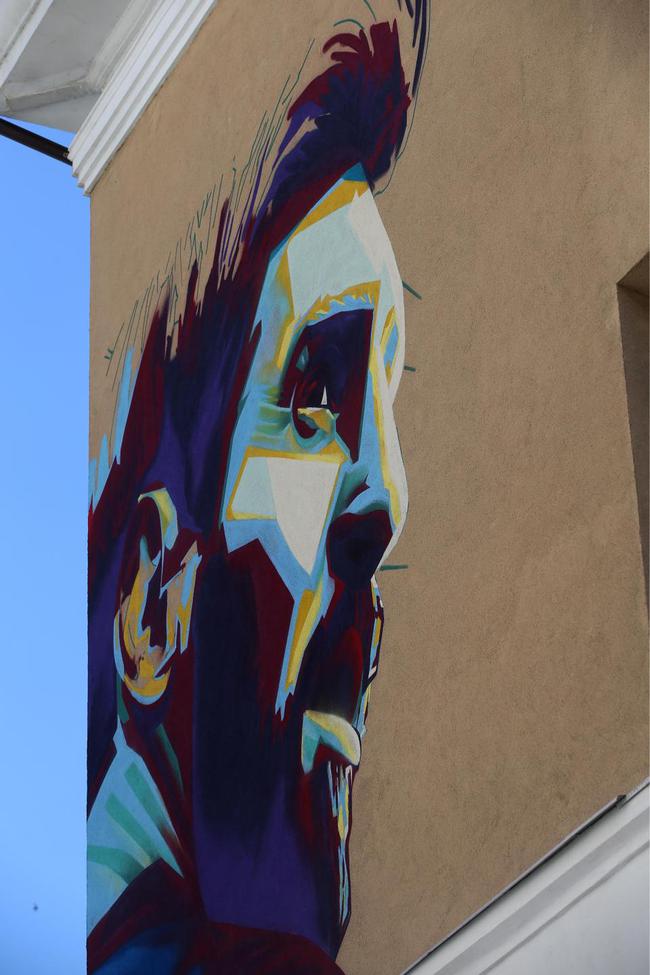 18年c罗和梅西对决的比赛,c罗梅西时隔16年再次同进8强