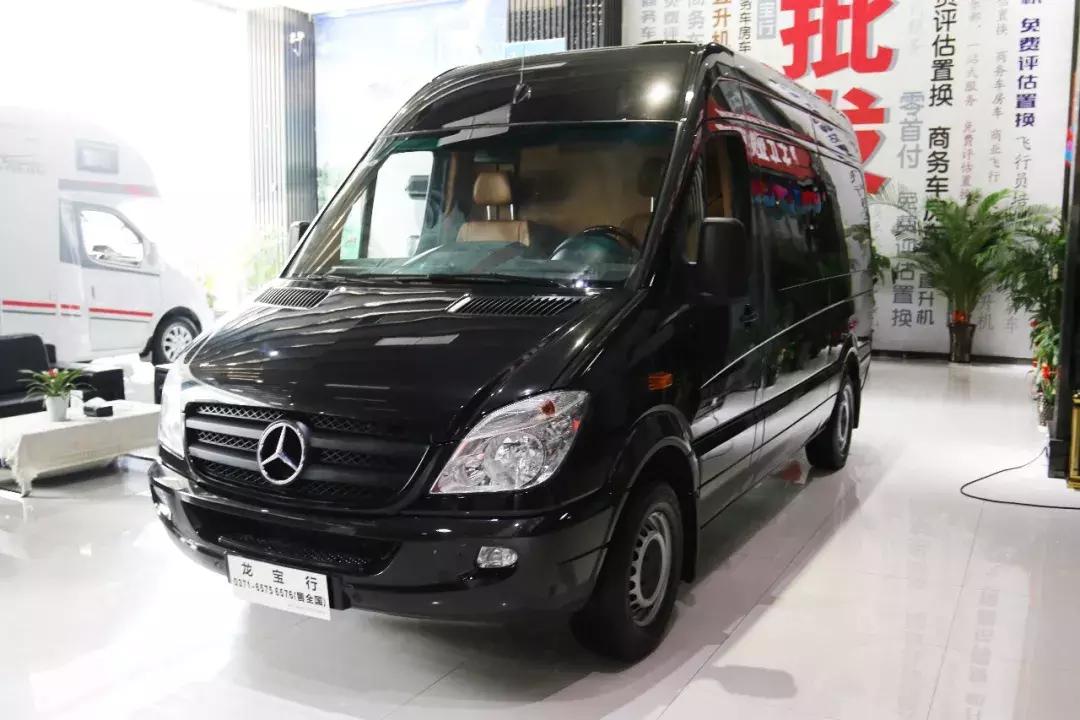 奔驰凌特畅旅版与嘉旅版有何不同,新款奔驰凌特