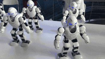 机器人格斗打得好，Angelababy主动给微信号？