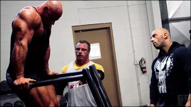 你是在锻炼身体还是在练功,新手健身应该全练还是针对性训练