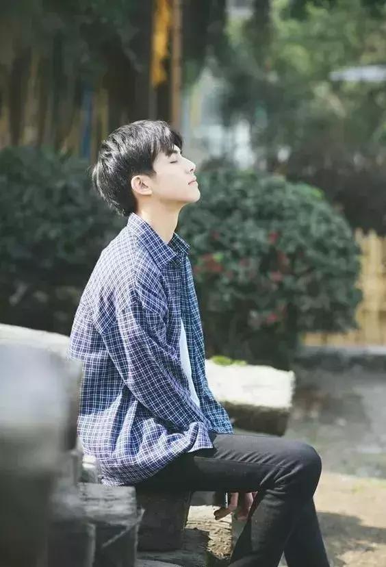 型男拍照100个技巧,25到30岁男士拍照技巧