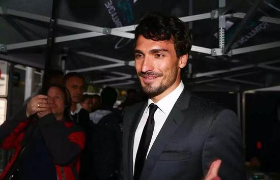 世界杯上那些神仙颜值球迷,世界杯帅男合集