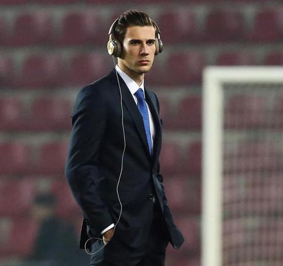 世界杯上那些神仙颜值球迷,世界杯帅男合集