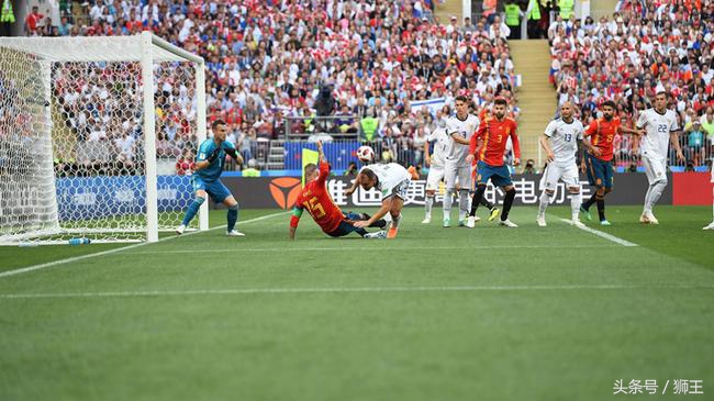 黄金一代陨落？西班牙队何以帮衬东道主成最大黑马