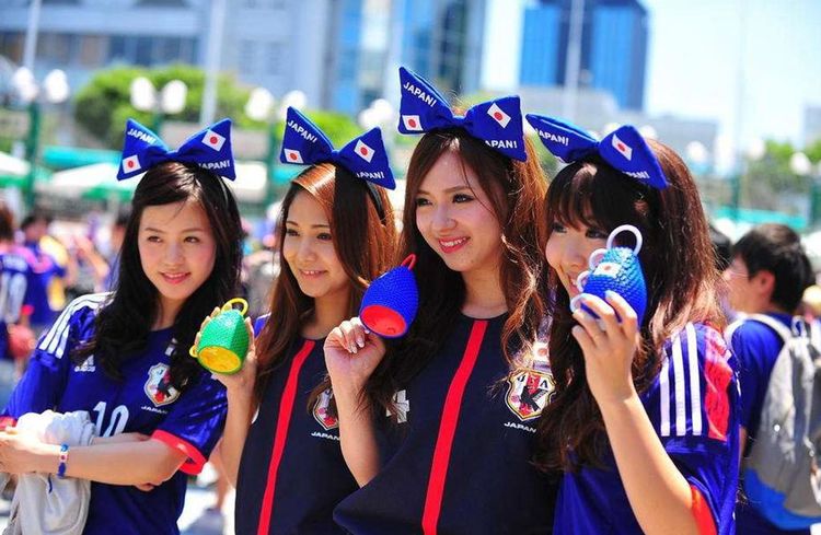 世界杯韩国女球迷对镜头微笑,世界杯韩国女球迷惊艳时刻